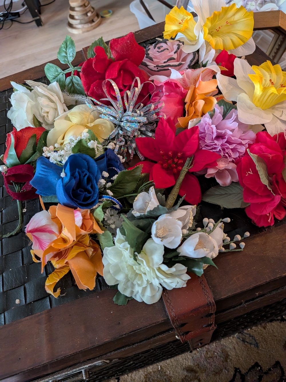 Vintage Lot 17 Silk & Plastic Corsage And Hair Clips